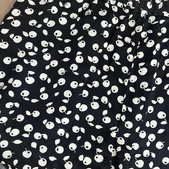 Maeve Anthropologie Black and Ivory Cherry Pattern Shorts Womens Size Large - Picture 2 of 5